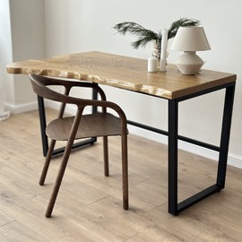 Письменный стол ручной работы из массива дерева