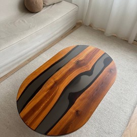 Овальный столик из массива термоясеня